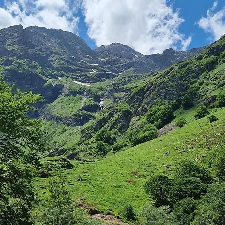 T3 Duplex Cures Ou Vacances, En Plein Centre-ville Allée D'ethigny Apartamento *