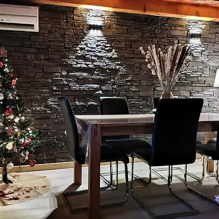 T3 Duplex Cures Ou Vacances, En Plein Centre-ville Allee D'ethigny Bagnères-de-Luchon