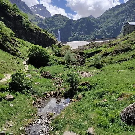 T3 Duplex Cures Ou Vacances, En Plein Centre-ville Allee D'ethigny *