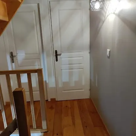 Апартаменты T3 Duplex Cures Ou Vacances, En Plein Centre-ville Allee D'ethigny