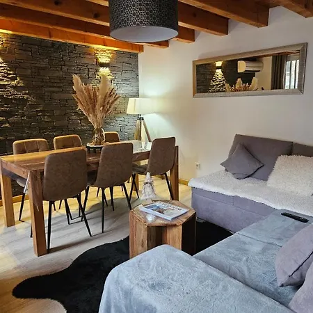 T3 Duplex Cures Ou Vacances, En Plein Centre-ville Allee D'ethigny