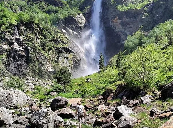 Apartamento T3 Duplex Cures Ou Vacances, En Plein Centre-ville Allée D'ethigny Bagnères-de-Luchon