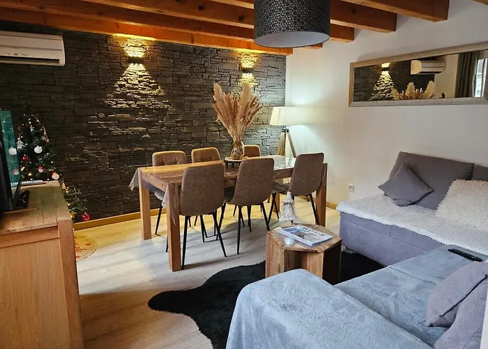 T3 Duplex Cures Ou Vacances, En Plein Centre-ville Allee D'ethigny Apartman *